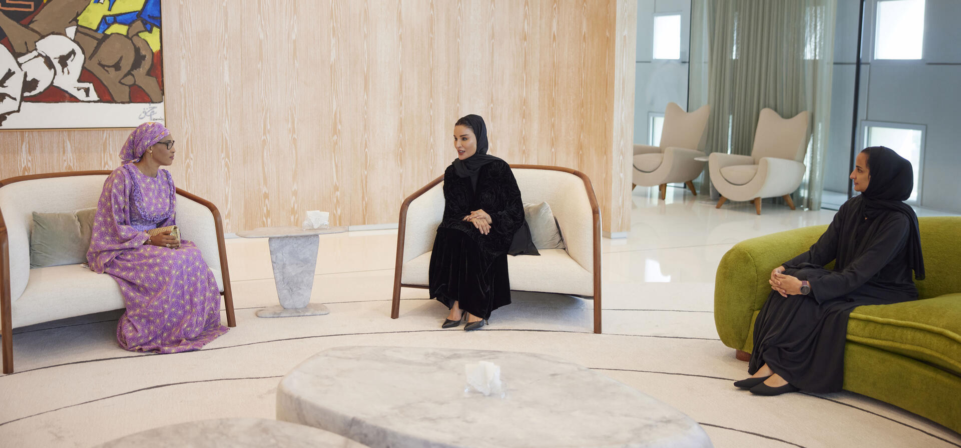 صاحبة السمو تجتمع بحرم رئيس جمهورية غامبيا