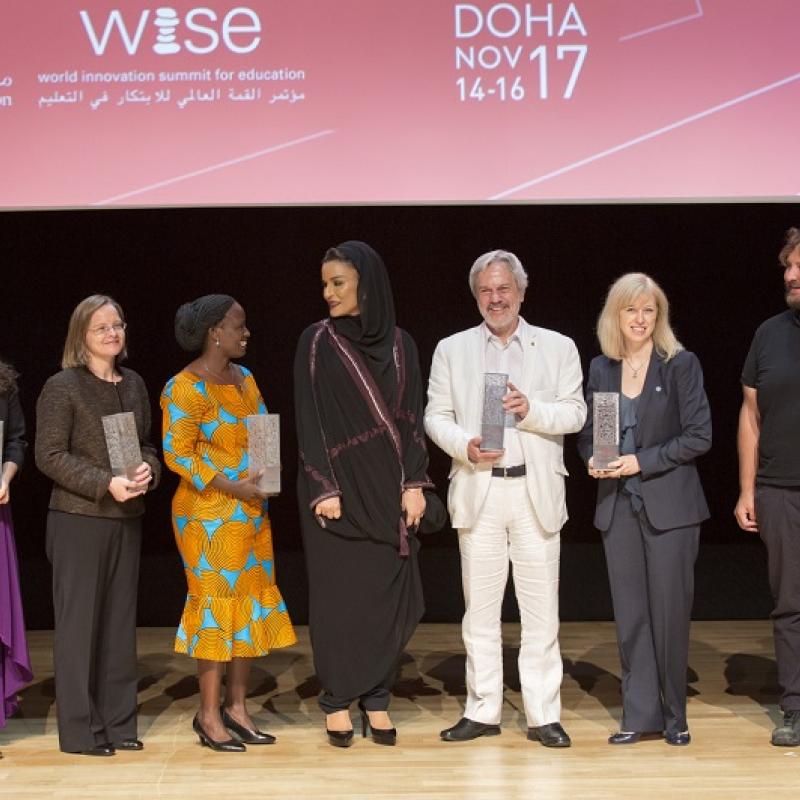 صاحبة السمو تكرم أصحاب المشاريع الستة الفائزة بجوائز وايز