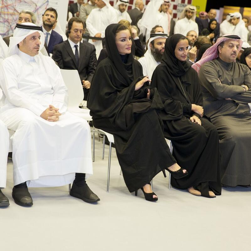 صاحبة السمو ومعالي رئيس الوزراء يناقشان آفاق التعاون المستقبلي في فعالية "نزدهر معاً"