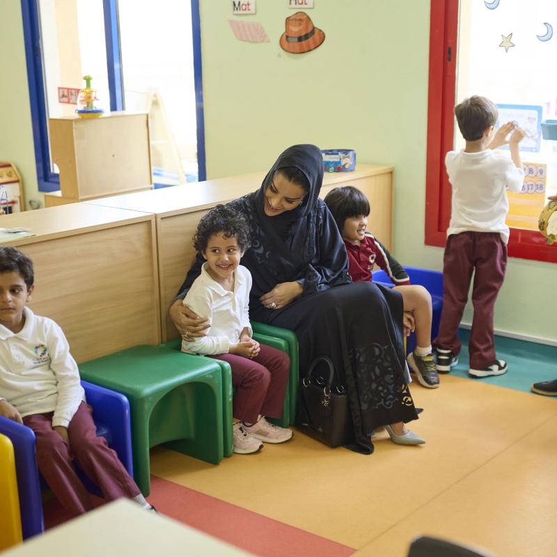 صاحبة السمو الشيخة موزا تقوم بزيارة لأكاديمية ريناد